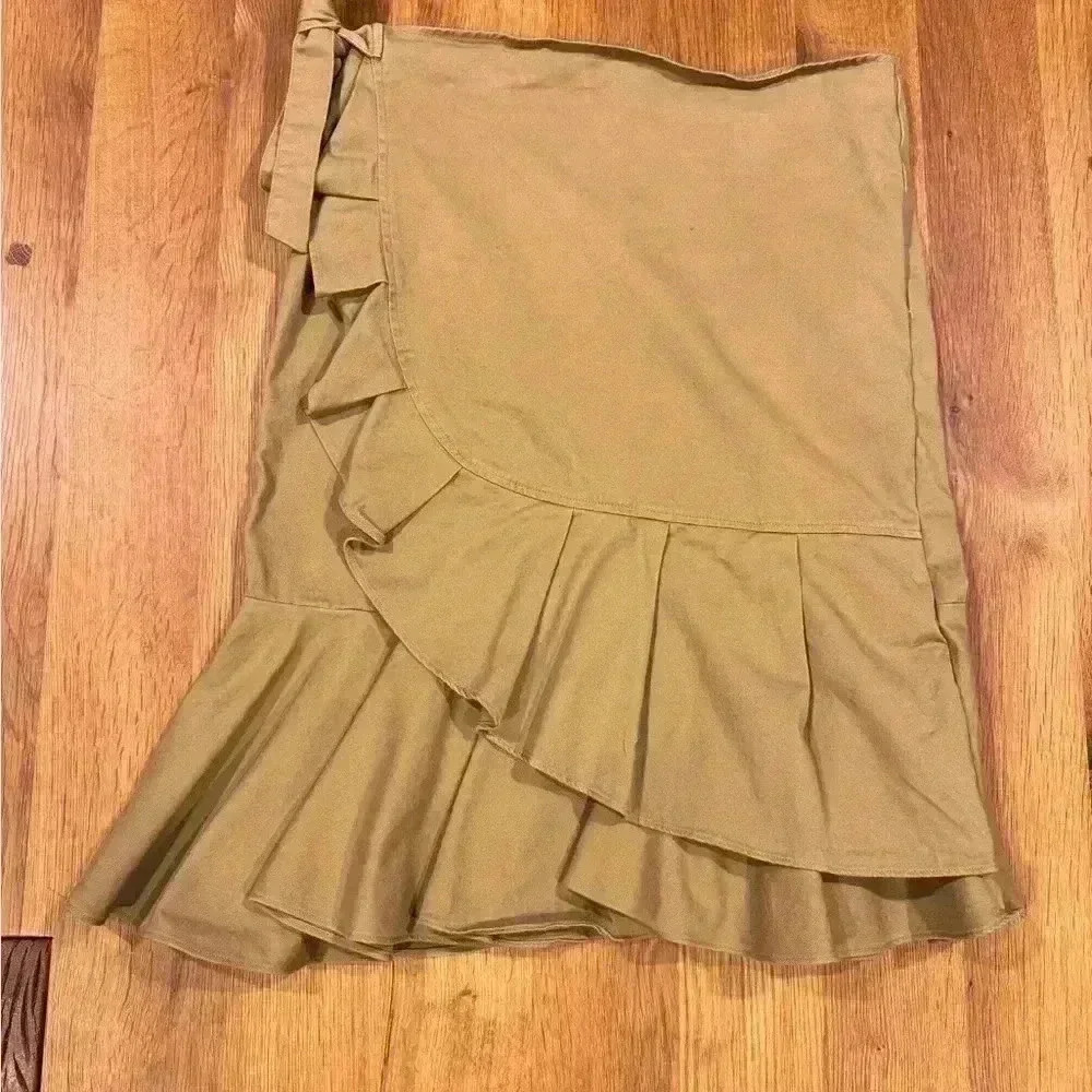 Who What Where- Brown wrap zip up skirt. Size 14
